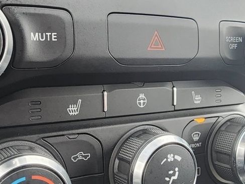 Used 2020 RAM 1500 Big Horn AWD/4WD image 10