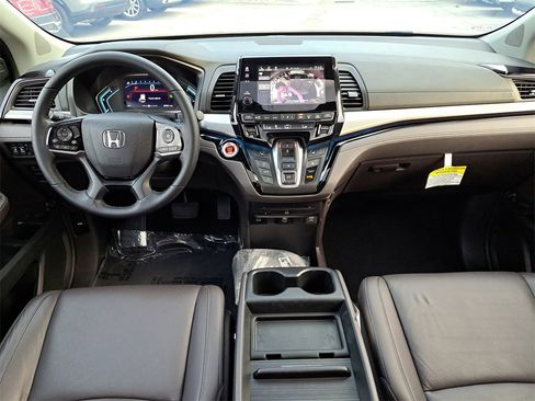 Used 2023 Honda Odyssey Touring image 10