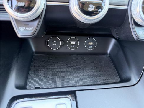 Used 2023 Genesis G70 2.0T AWD/4WD image 10