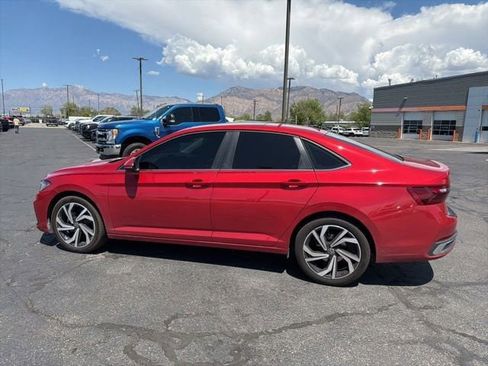 Used 2025 Volkswagen Jetta SEL FWD image 10