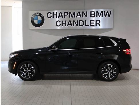 Used 2025 BMW X3 xDrive30i AWD/4WD image 3