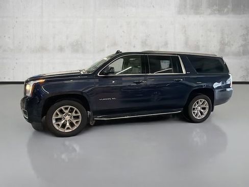 Used 2020 GMC Yukon XL SLT image 8