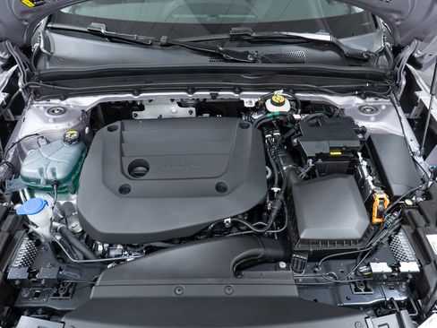 New 2026 Volvo XC40 B5 Plus w/ Protection Package Premier image 9