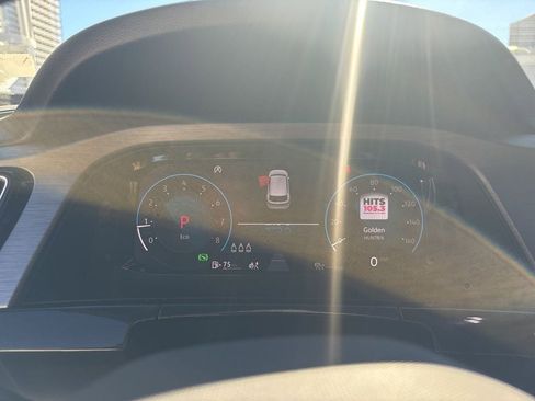 Used 2025 Volkswagen Atlas Cross Sport SE image 21