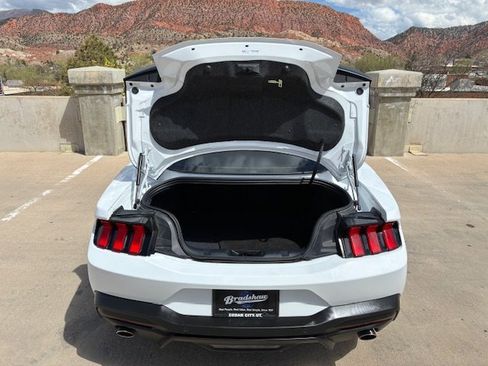 Used 2024 Ford Mustang GT Premium image 8