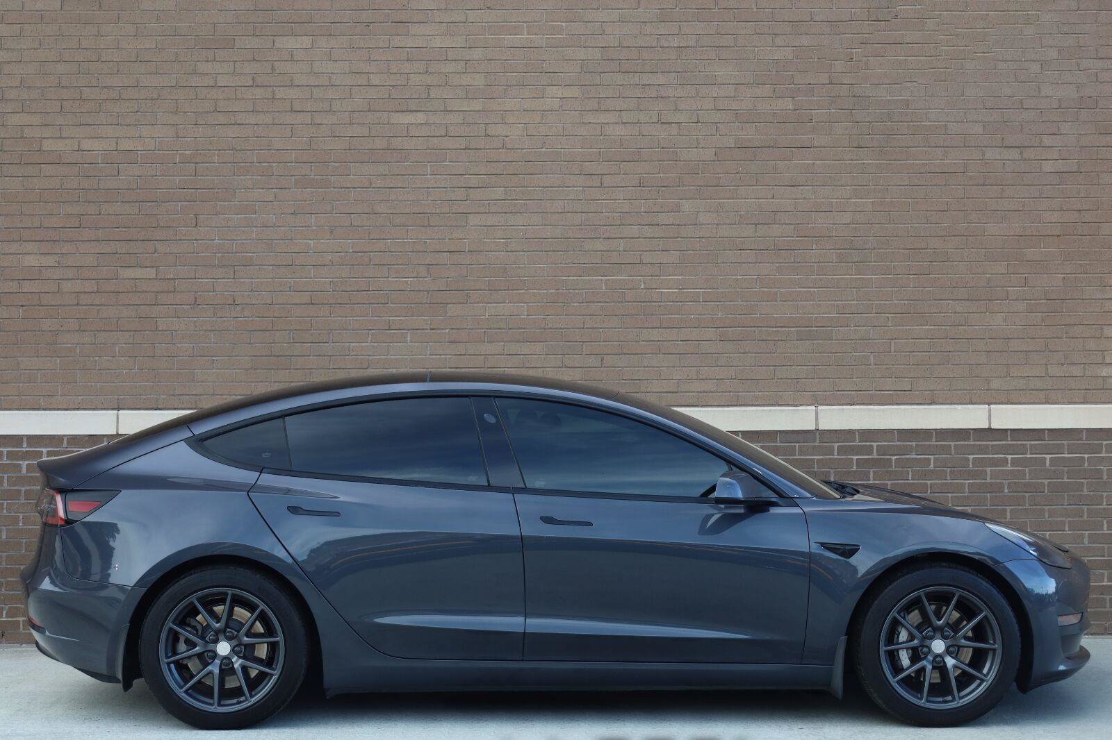 Used 2021 Tesla Model 3 Standard Range Plus RWD image 3