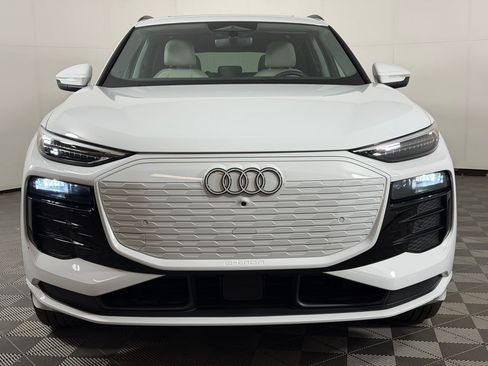 Used 2025 Audi Q6 e-tron Premium Plus w/ Premium Plus AWD/4WD image 6