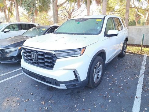 Used 2024 Honda Pilot EX-L image 3