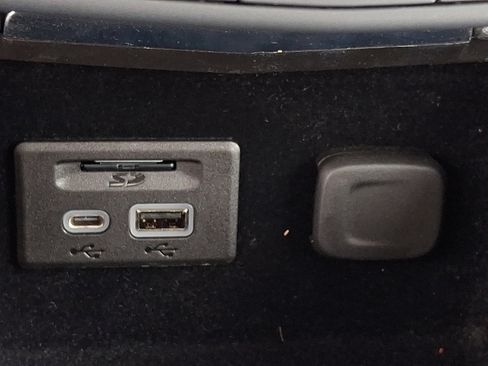 Certified 2023 Cadillac XT4 Luxury w/ Cold Weather Package image 27