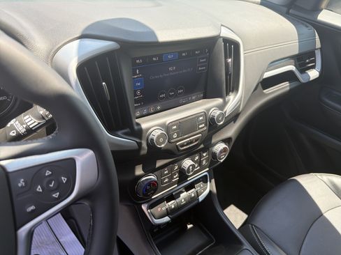 Used 2024 GMC Terrain SLT AWD/4WD image 44
