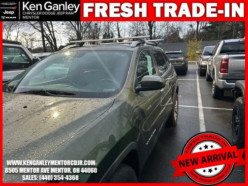 Used 2019 Jeep Cherokee Latitude Plus w/ Cold Weather Group image 7