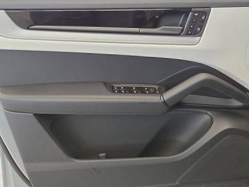 Certified 2026 Porsche Cayenne AWD/4WD image 14