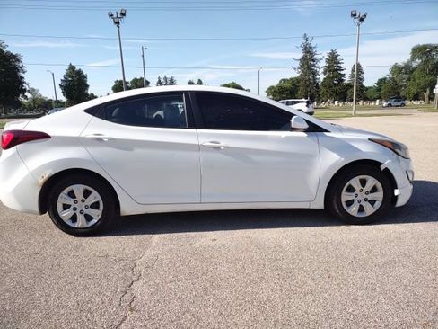 Used 2016 Hyundai Elantra SE FWD image 6