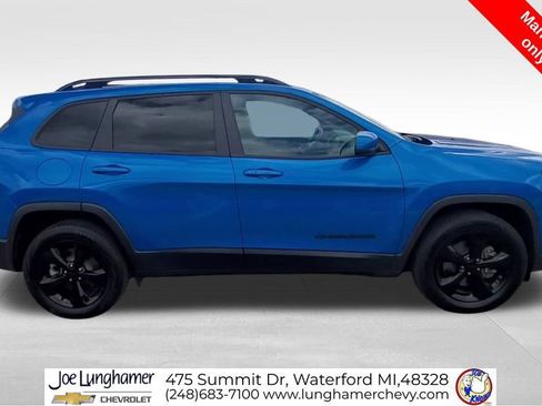 Used 2020 Jeep Cherokee Latitude Plus AWD/4WD image 10