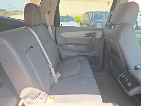 Used 2017 Chevrolet Traverse LS FWD image 12