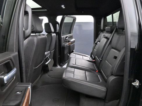 Used 2021 Chevrolet Silverado 2500 High Country w/ Technology Package image 32