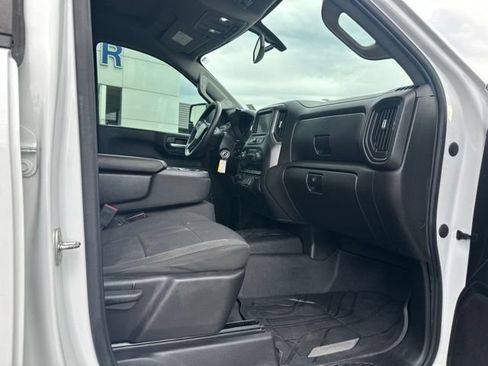Used 2022 Chevrolet Silverado 2500 Custom w/ Custom Value Package AWD/4WD image 8