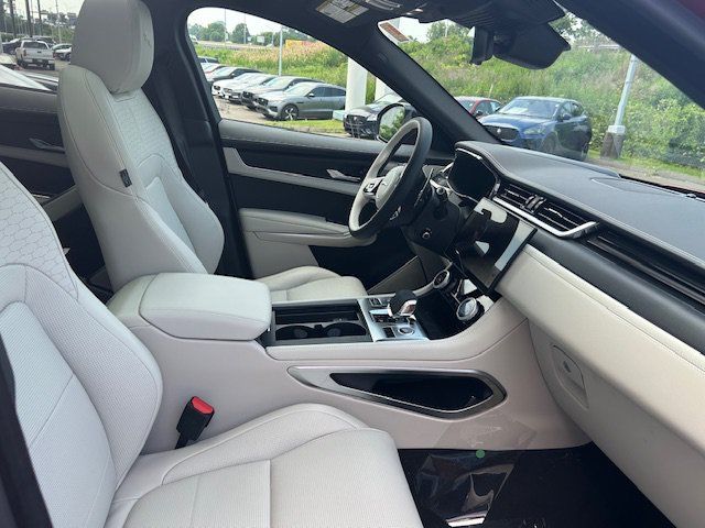 Used 2026 Jaguar F-PACE R-Dynamic S AWD/4WD image 21