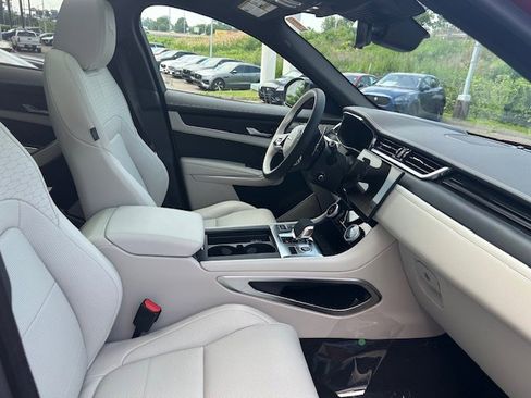 Used 2026 Jaguar F-PACE R-Dynamic S image 21