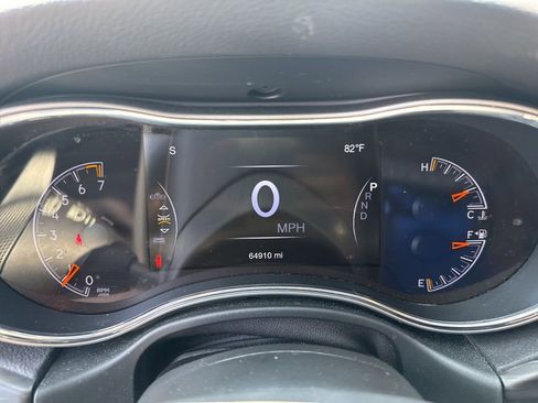 Used 2020 Jeep Grand Cherokee Altitude image 34