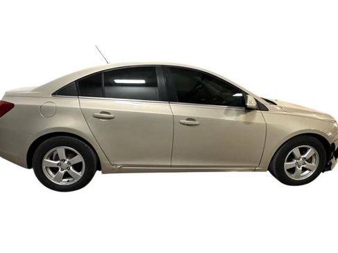 Used 2012 Chevrolet Cruze LT FWD image 6