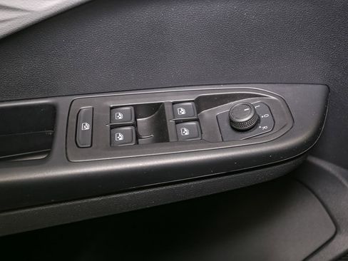 Certified 2023 Volkswagen Taos S image 38