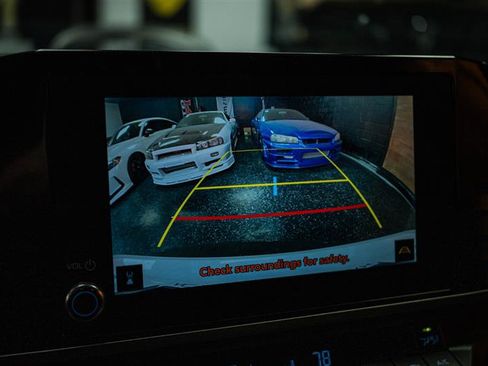 Used 2025 Toyota Camry SE image 22