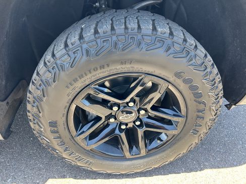 Used 2024 Chevrolet Silverado 1500 Custom Trail Boss AWD/4WD image 9