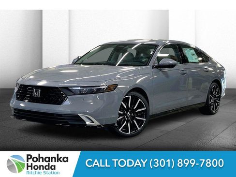 Used 2025 Honda Accord Touring image 2