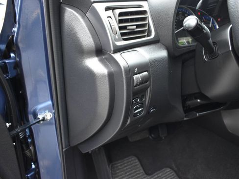 Used 2011 Subaru Forester 2.5X w/ Alloy Wheel Value Pkg AWD/4WD image 17