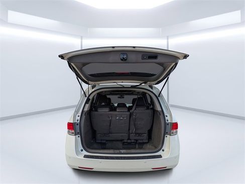 Used 2017 Honda Odyssey Touring Elite image 12