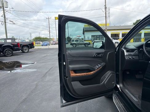 Used 2020 Chevrolet Suburban Premier AWD/4WD image 21