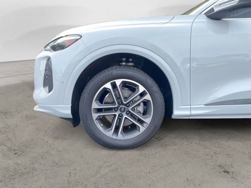 Used 2025 Audi Q5 Premium Plus w/ Premium Plus AWD/4WD image 9