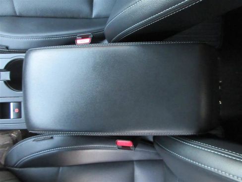 Used 2017 Subaru Outback 2.5i Limited image 16