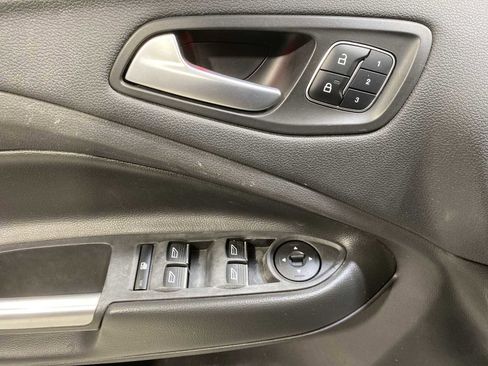 Used 2017 Ford Escape Titanium image 22