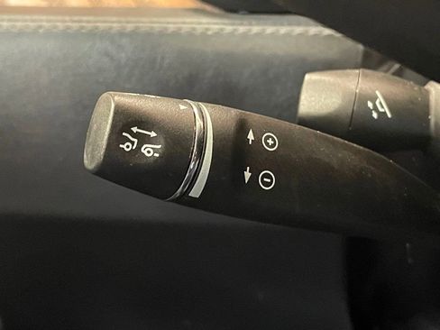 Used 2019 Tesla Model S Standard Range image 25