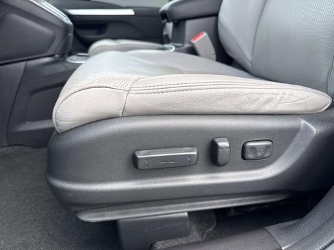 Used 2016 Honda CR-V Touring image 20