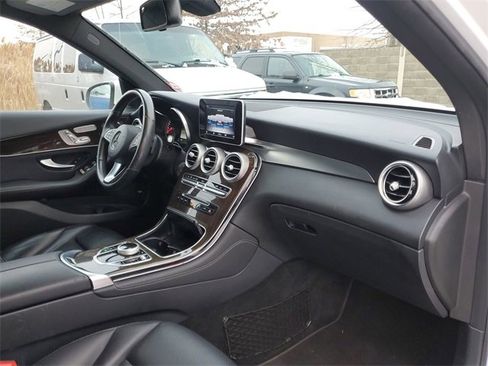 Used 2018 Mercedes-Benz GLC 300 4MATIC image 27