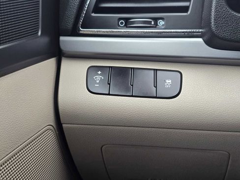 Used 2017 Hyundai Elantra SE image 26