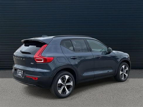 New 2026 Volvo XC40 B5 Plus w/ Climate Package image 5