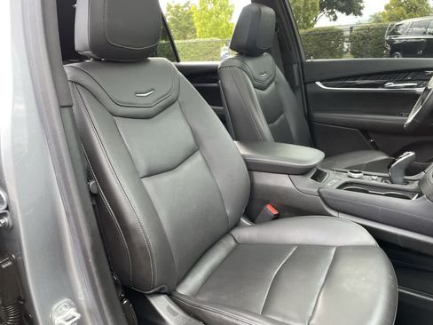 Certified 2025 Cadillac XT6 Premium Luxury AWD/4WD image 14