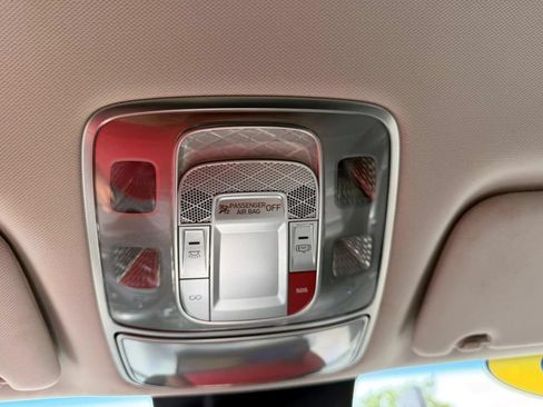 Certified 2025 Genesis GV70 2.5T AWD/4WD image 27