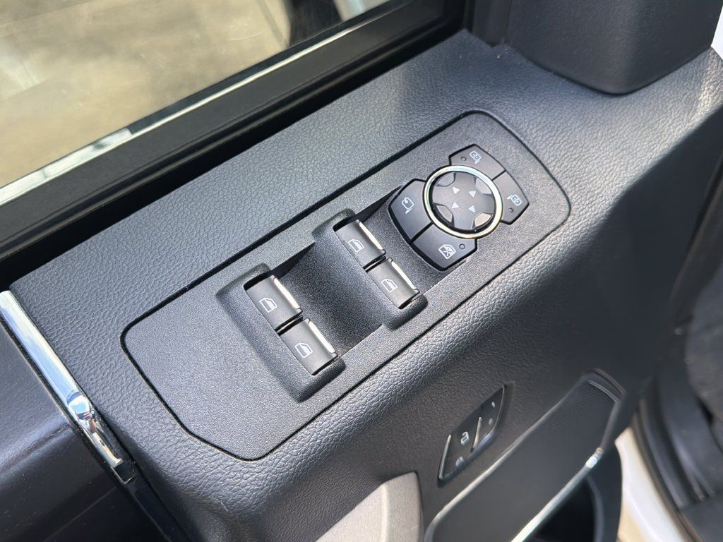 Used 2019 Ford F150 Platinum w/ Equipment Group 701A Luxury AWD/4WD image 17