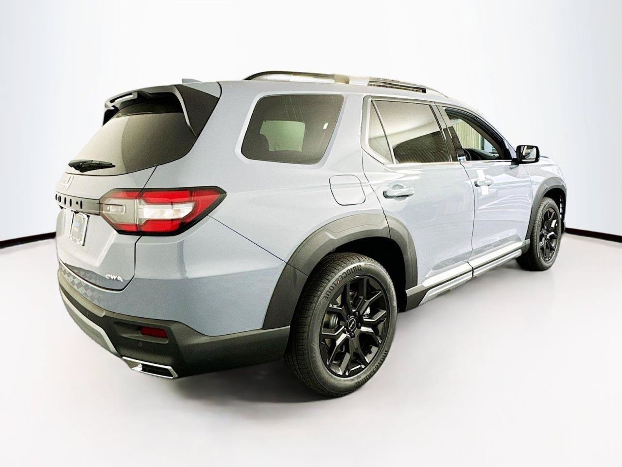 Used 2025 Honda Pilot Touring image 8