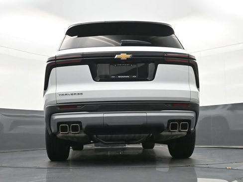 Used 2026 Chevrolet Traverse LT FWD image 28