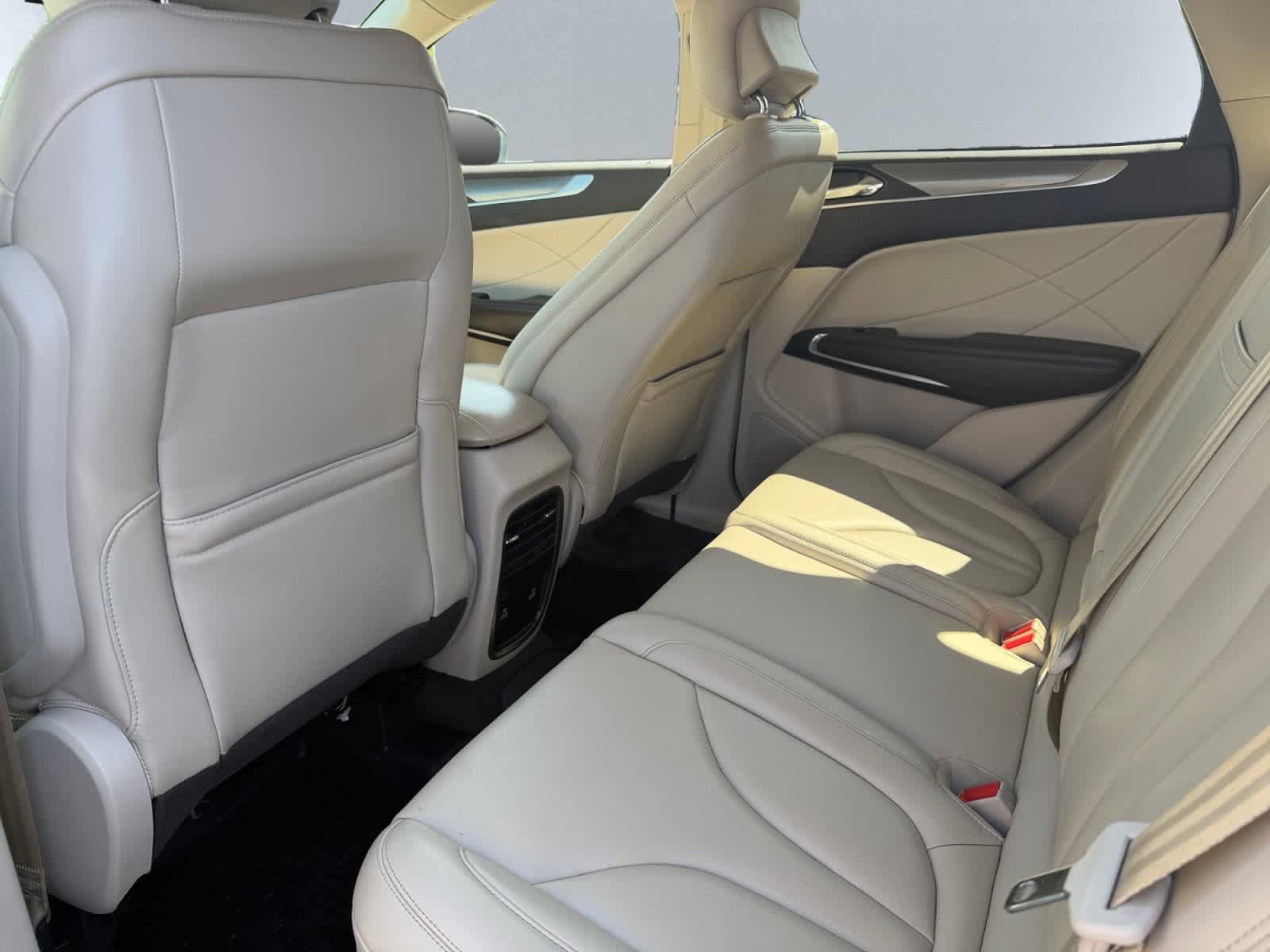 Used 2019 Lincoln MKC Premiere AWD/4WD image 18