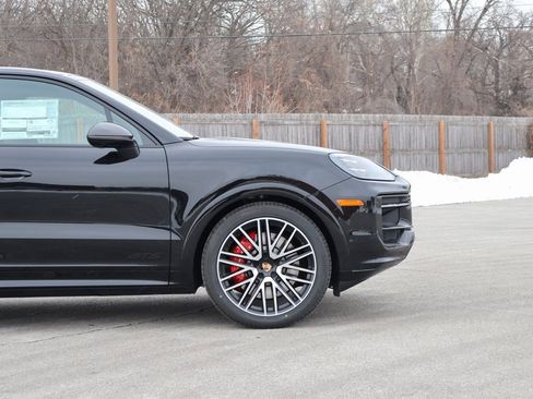 New 2026 Porsche Cayenne GTS image 10