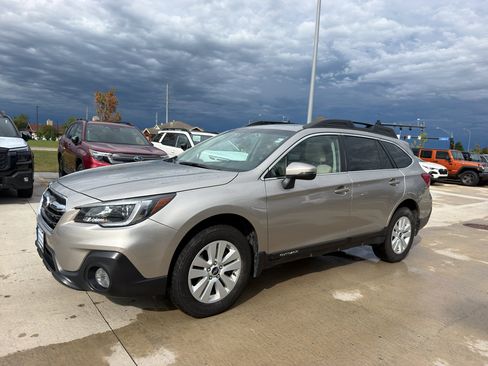 Used 2019 Subaru Outback 2.5i Premium AWD/4WD image 3