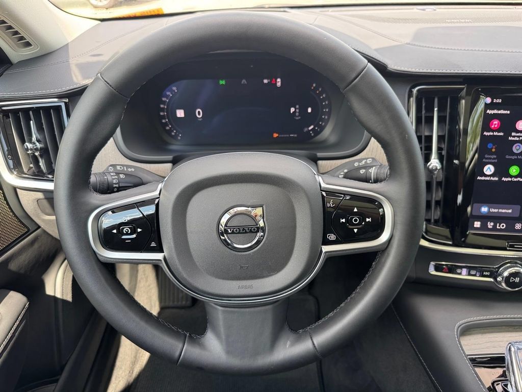 Certified 2025 Volvo V90 B6 Cross Country Ultra AWD/4WD image 11