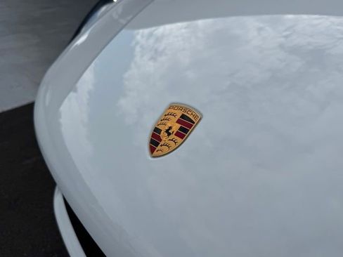 New 2026 Porsche Macan image 23